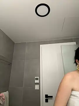 Evelyn___Sweet Adlı Modelin Canlı XXX Sohbeti