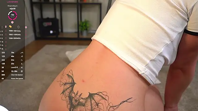 XXX chat uživo modela MiaBanger