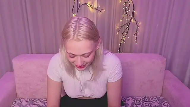 KaraLiin's Live XXX Chat