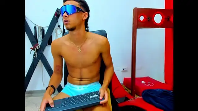 friends_lust_latin Webcam-Show