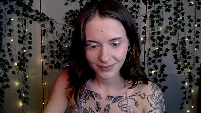 risha_laas Adlı Modelin Canlı XXX Sohbeti