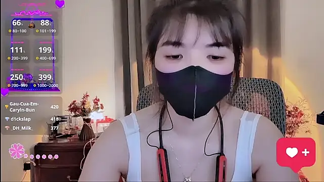 Caryln-Bun's Live XXX Chat