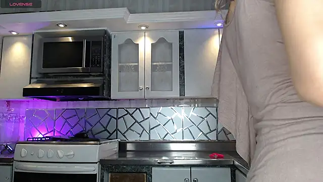 CrisOzzz Adlı Modelin Canlı XXX Sohbeti