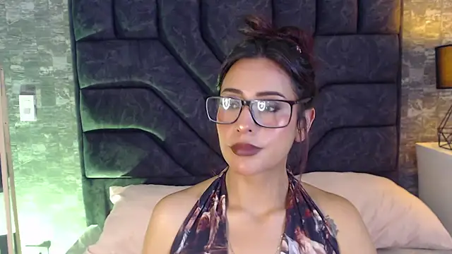 Chatroom XXX en direct de emy_fg
