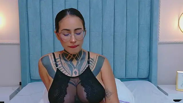 Chat XXX en directo de NicoleBlum