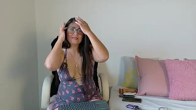 Camila_model25 webcam show