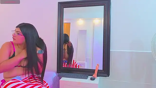 Chat +18 de Tiffany_wilson_ ao vivo