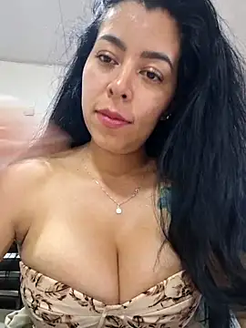 Chat XXX en directo de Luianna