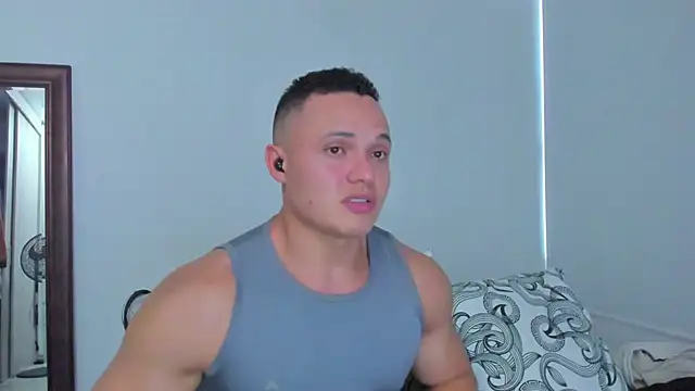 Chat +18 de KingLevi01 ao vivo