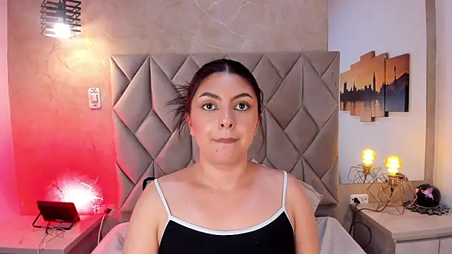 Chat +18 de Cinthia_Cortes ao vivo