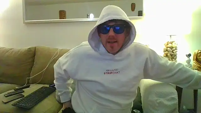 9VOLTT's Webcam Show