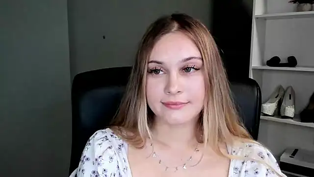 kitty_valerian Live XXX chat