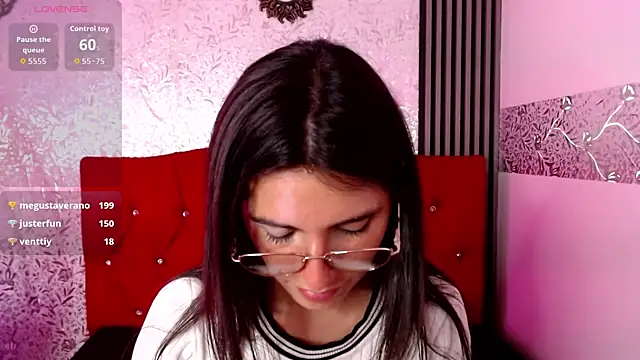 MiaVelasquez01 élő XXX-chatje