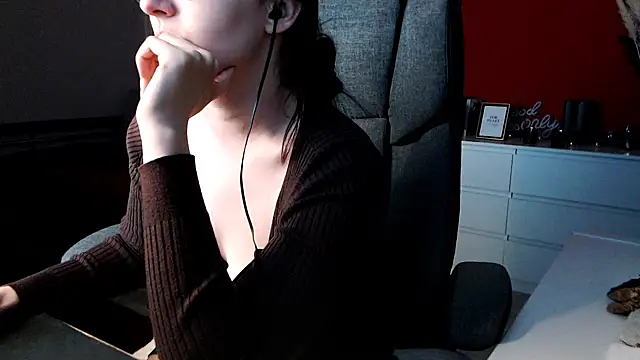 Chatroom XXX en direct de Alina_Lamour