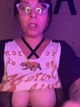 LupitaHazeのライブXXXチャット