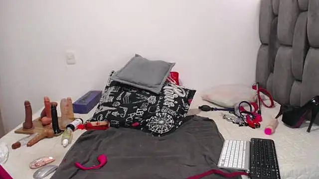 Tits__sweet Show in webcam