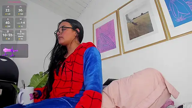 valka_collinss' Live XXX Chat