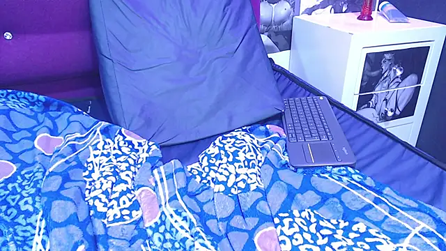 Živý XXX chat violet_angel13