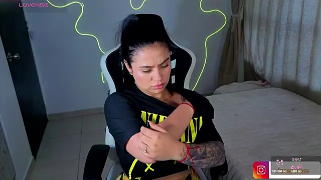 Czat XXX na żywo – Victoryyy_