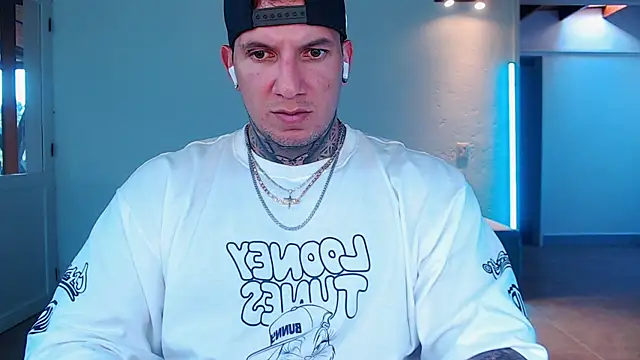 Shane_Clay Live XXX-chat