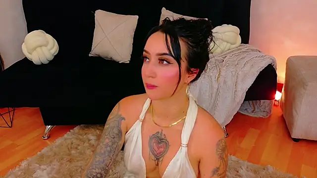 EmmyEvans1 live XXX chat