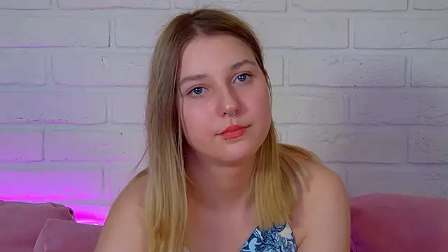 TinnaBurton Chat XXX in diretta