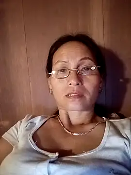 Chatroom XXX en direct de Cucci07