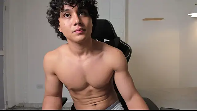latin_beast4 Chat XXX in diretta