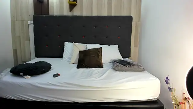 GabyRouge Adlı Modelin Canlı XXX Sohbeti