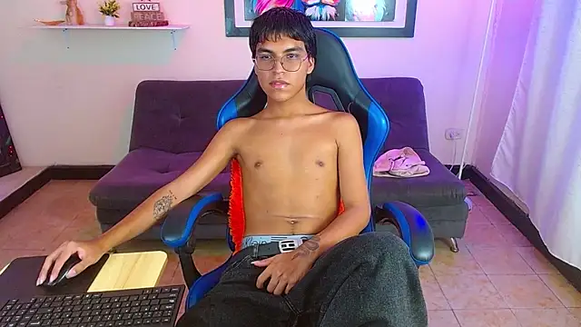 Maecum18 Live XXX-chat