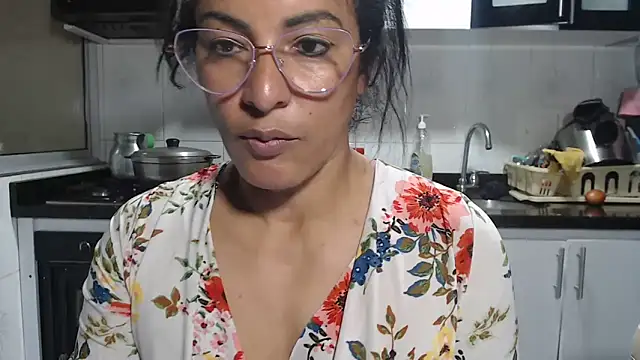 kateleyagrey Chat XXX in diretta