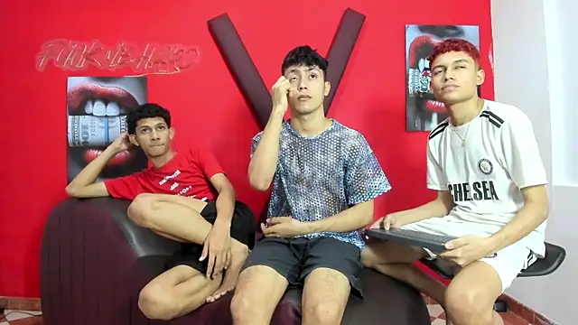 AVENGER_BOYS2026 Adlı Modelin Canlı XXX Sohbeti