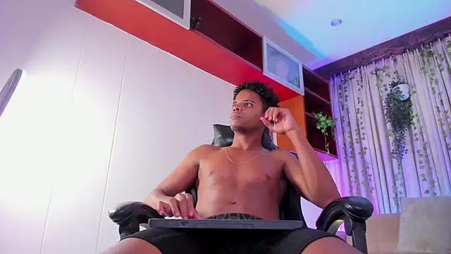 TaylorClay_n Webbikameraesitys