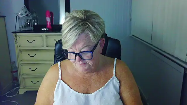 BridgetBlueEyes Chat XXX in diretta