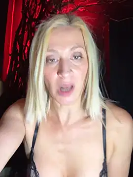HOTLadyluna Live XXX Chat