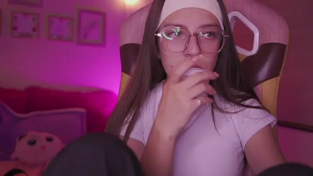 Chat +18 de milly_kenner ao vivo