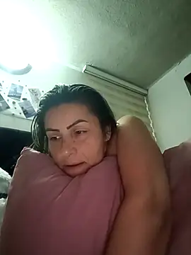 maynor_1998's Live XXX Chat