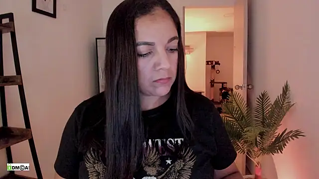 urcute_kitten – Naživo XXX chat