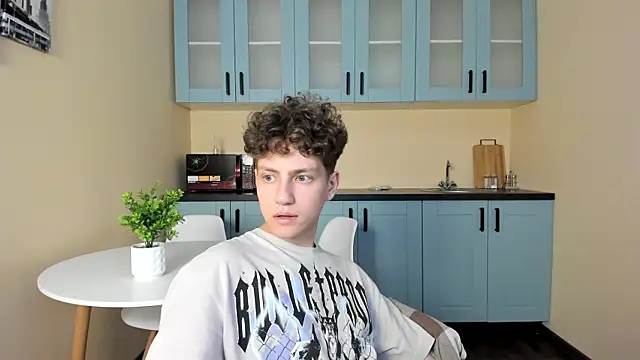 StefanBev 即時 XXX 聊天