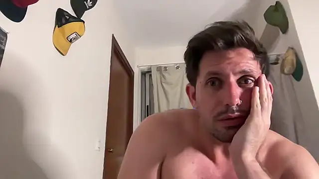 MathiasBellucci: διαδικτυακό σόου στην κάμερα