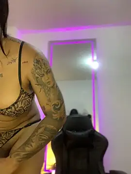 Chat +18 de tinalove7 ao vivo