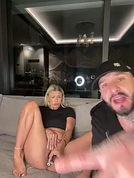 SexOnMyLvL: διαδικτυακό σόου στην κάμερα