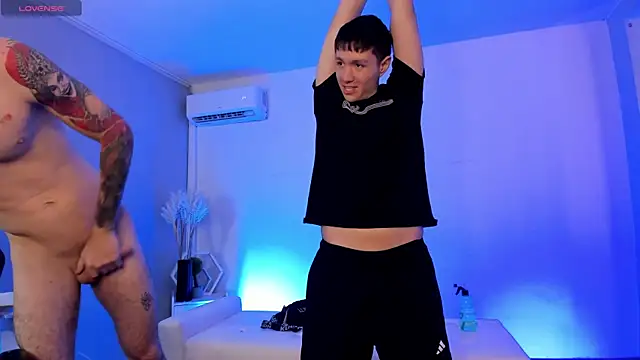 Handsomeboyss19's Webcam Show