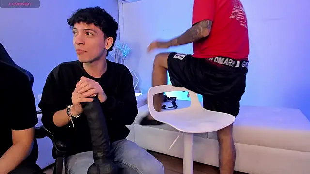 Handsomeboyss19's Webcam Show