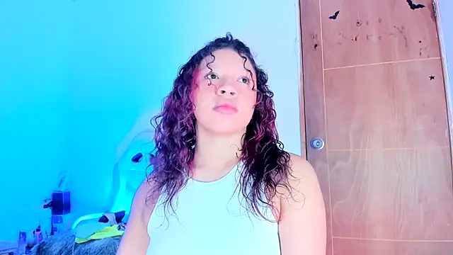 Živý XXX chat Emily_Coper18