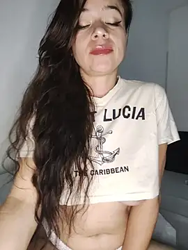 XXX chat uživo modela danielamonet