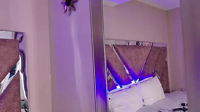 AmmyJones_ live XXX chat
