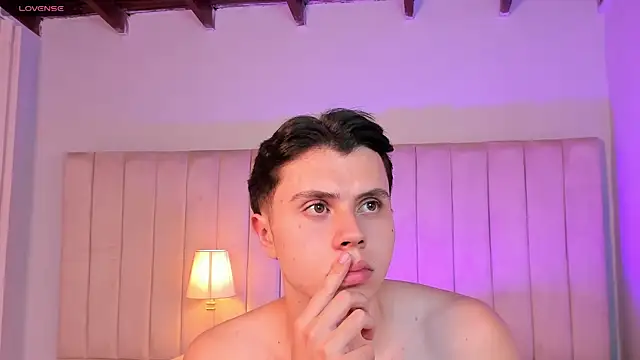 liam_salvatoree's Live XXX Chat