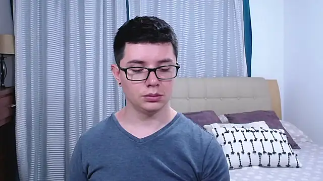 BlackFoXXX69 Chat XXX in diretta