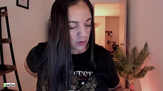 urcute_kitten's Live XXX Chat